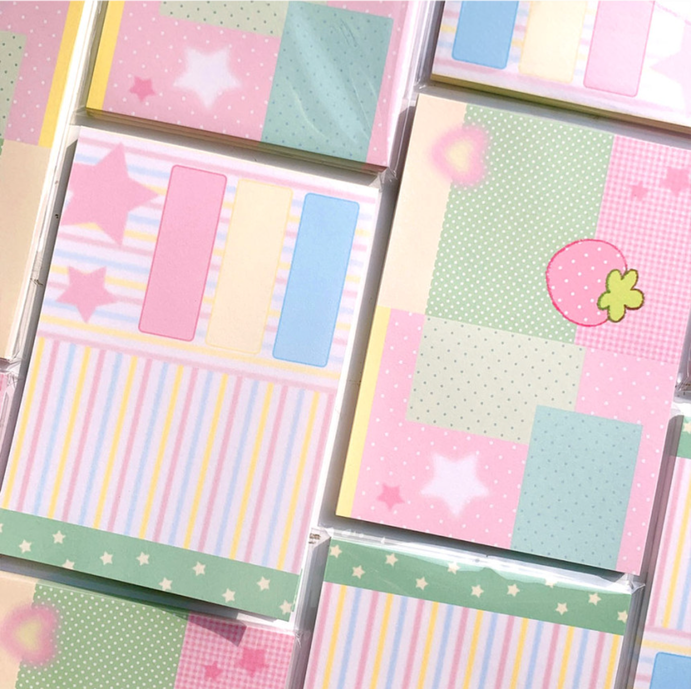 [PK30] Pinkrue Strawberry Patch/Rainbow Mochi Background Big Memo Pad (options)