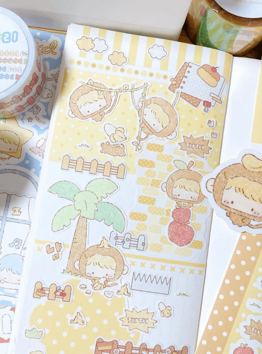 [DC193] NEW Danchoo 'Dotted Brick Wall' Memo Kisscut Masking Tape - Danchoo__korean_sticker_stationery
